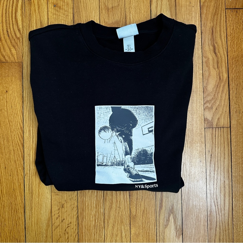 H&M Black Sweatshirt with Graphic Print